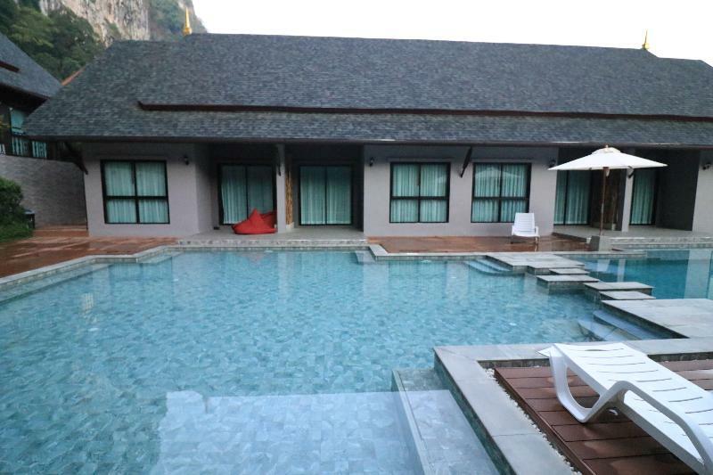 The Scene Cliff View Villas By Swiss-Belhotel Краби Экстерьер фото
